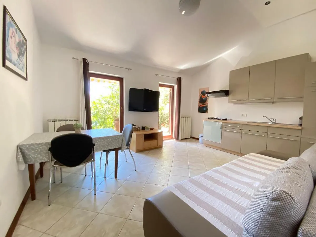 Apartments Vesna Pula